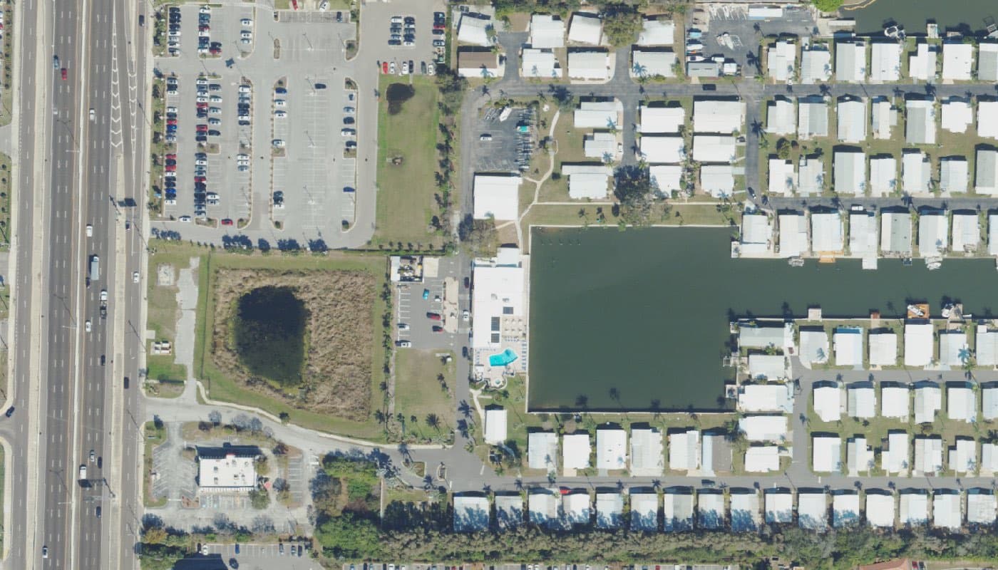 Aerial photograph of the clubhouse and amenities at Bay Aristocrat Village
