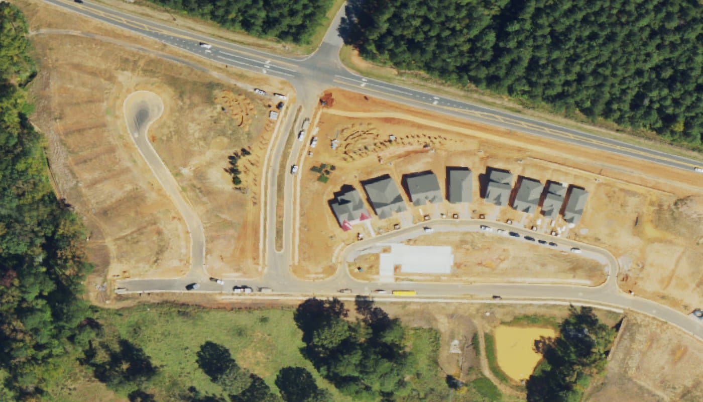 Aerial photograph of the clubhouse and amenities at Carolina Overlook