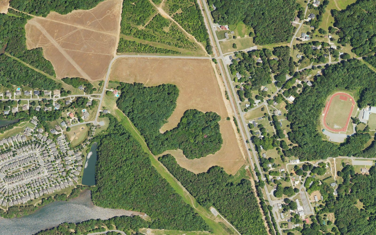 Aerial photograph of The Courtyards at Lake Davidson and the surrounding area
