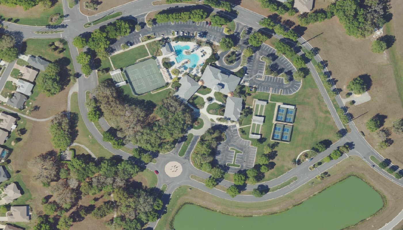 Aerial photograph of the clubhouse and amenities at Legacy of Leesburg