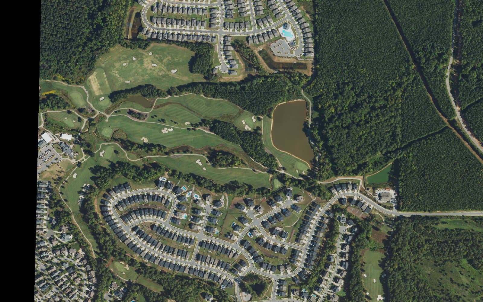 Aerial photograph of Regency at 12 Oaks and the surrounding area