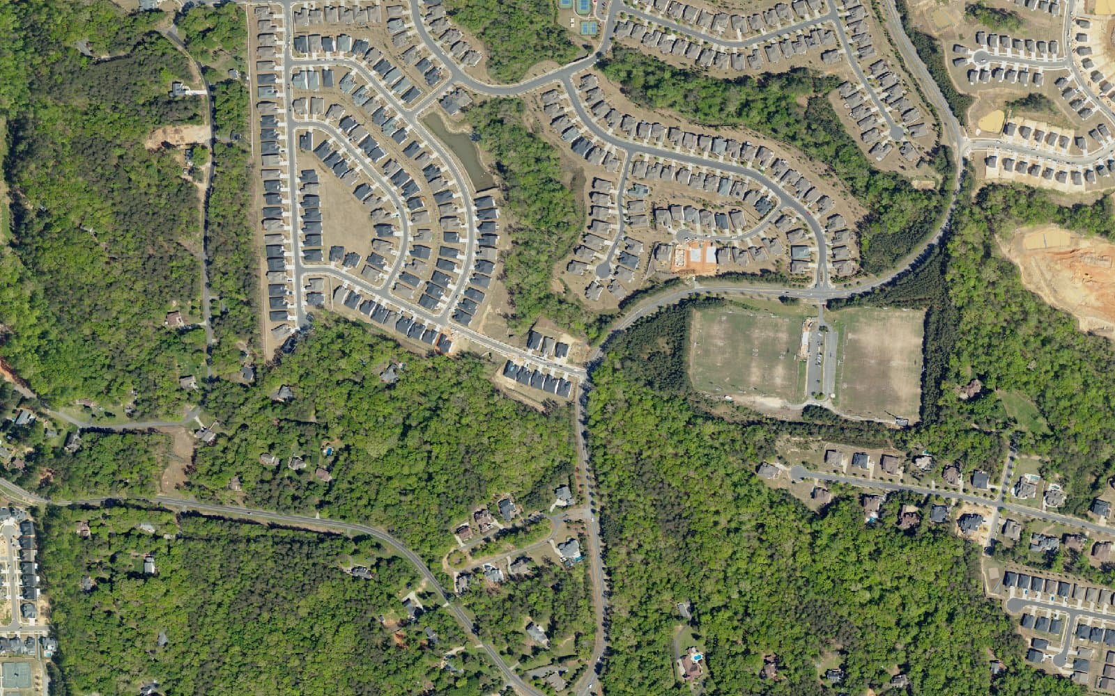 Aerial photograph of Regency at Palisades and the surrounding area