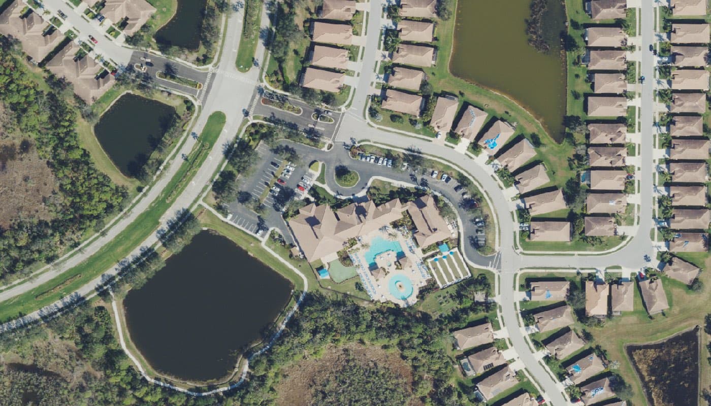 Aerial photograph of the clubhouse and amenities at Venetian Falls